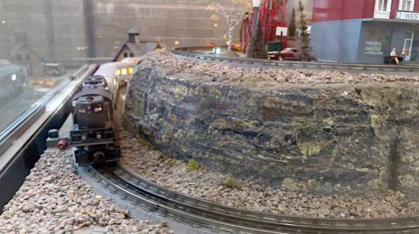 modeltrain5a
