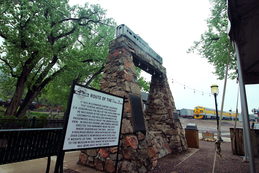 monument1