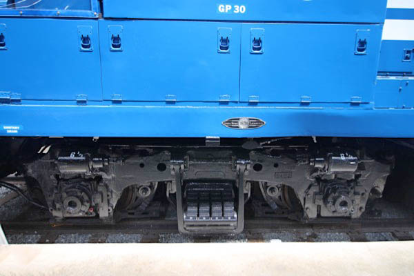 cr2233j4