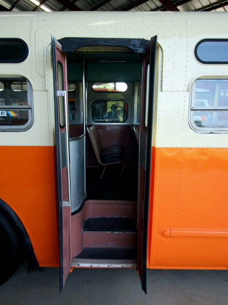 yc253i